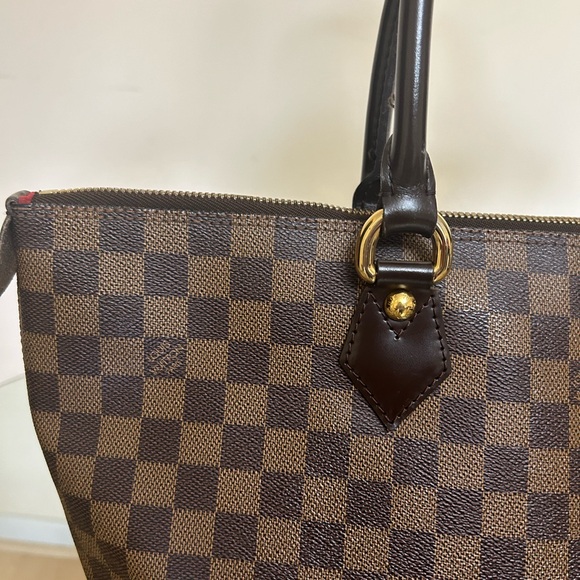 Louis Vuitton Saleya MM - Picture 9 of 15